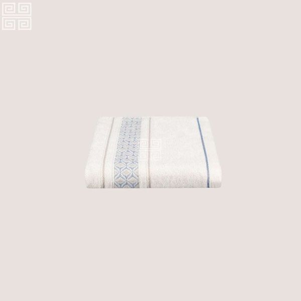 rửa mặt bằng nước muối sinh lý