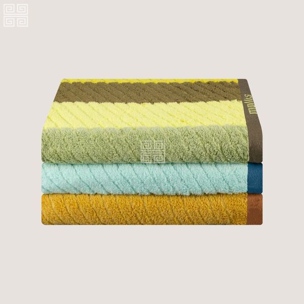 rửa mặt bằng nước muối sinh lý