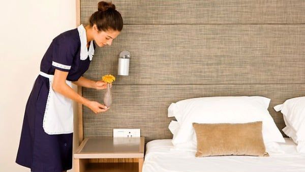 nhân viên buồng phòng