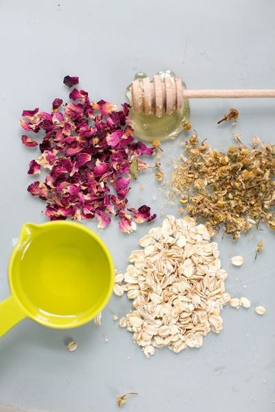 dùng gì để thay sữa rửa mặt