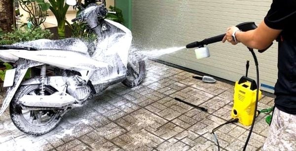 cách rửa xe máy tại nhà