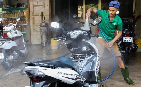 cách rửa xe máy tại nhà