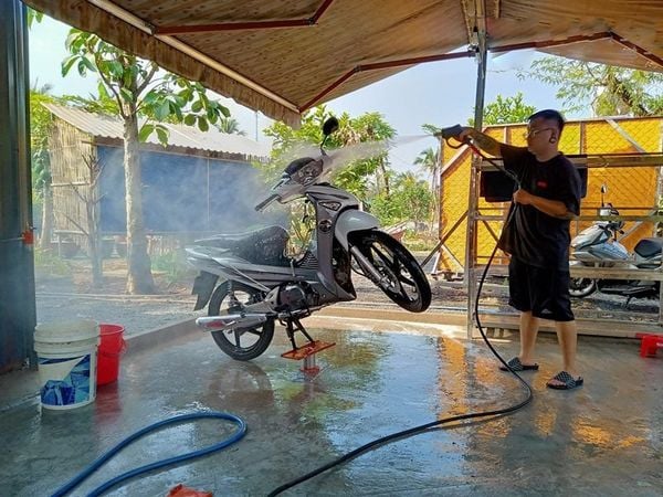 cách rửa xe máy tại nhà