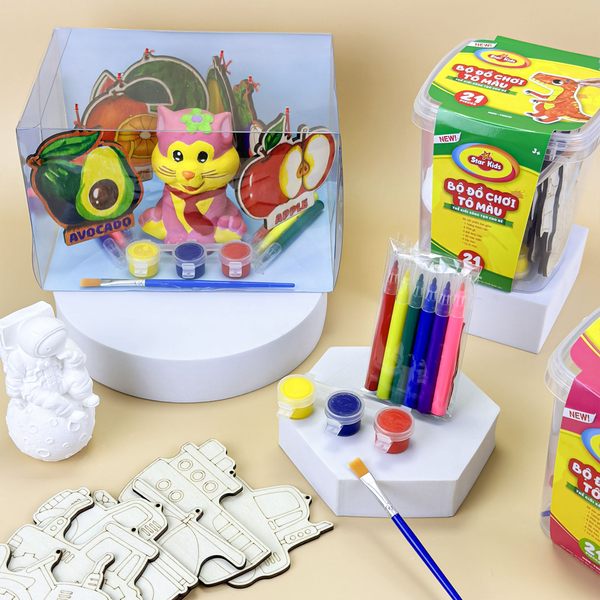 Trọn bộ sản phẩm Star Kids với màu sắc bắt mắt và thiết kế an toàn cho bé