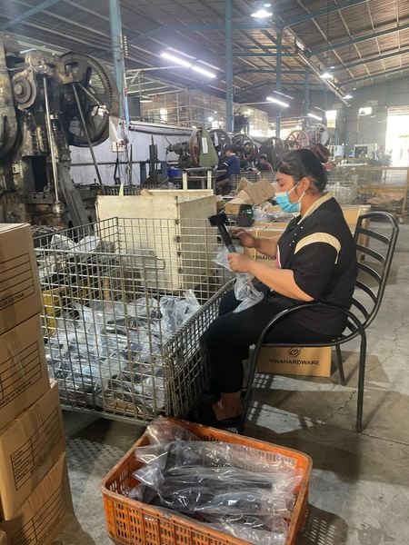 san xuat truc tiep chan ong con chat luong