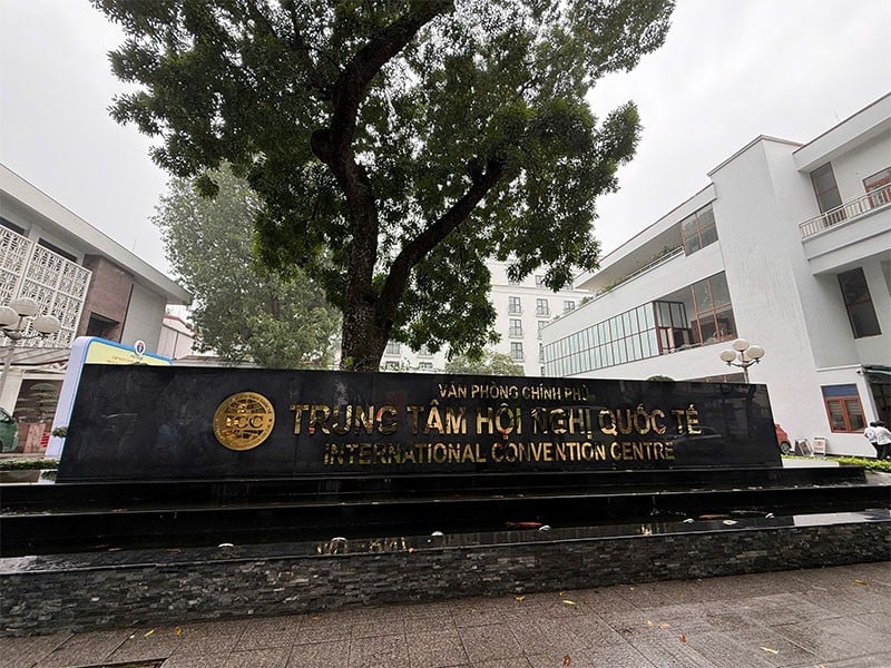 Robot lễ tân thông minh cho bệnh viện ProBot