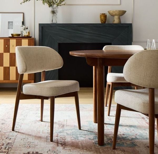 Lợi ích của ghế ăn bọc nệm trong gia đình có trẻ nhỏ