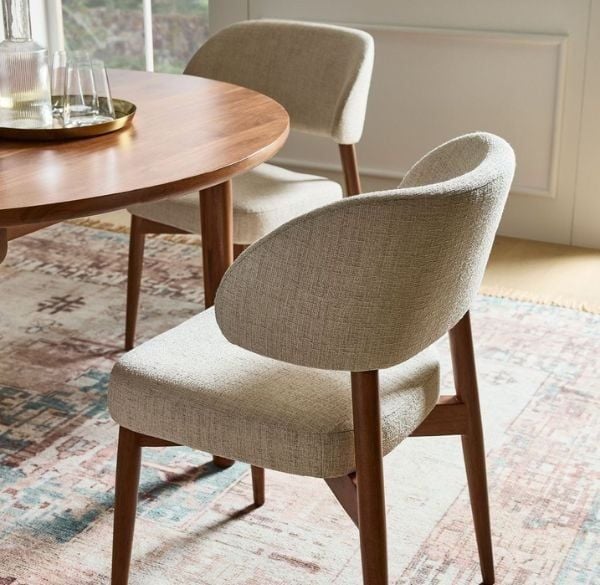 Kích thước, thiết kế và màu sắc ghế ăn bọc nệm phù hợp