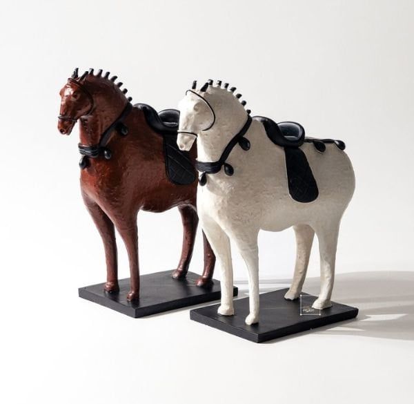 Cách chọn tượng mini phù hợp với không gian làm việc