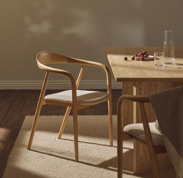 Chất liệu và kiểu dáng ghế ăn phù hợp chung cư