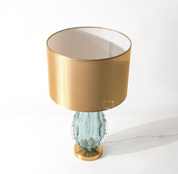 Gợi ý chọn và phối đèn bàn trang trí thủy tinh phù hợp