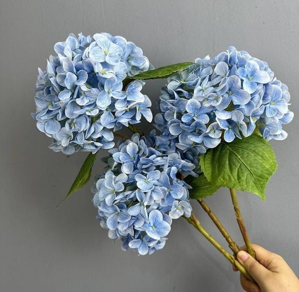 Lí do cần làm sạch và bảo quản hoa giả