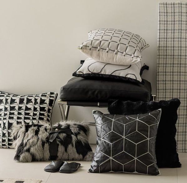 Cách chọn màu sắc gối tựa lưng phù hợp ghế sofa