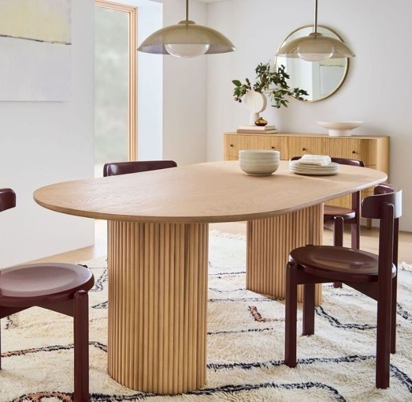 Chọn bàn ghế ăn hình bầu dục và vị trí chuẩn phong thủy