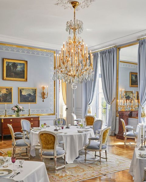Khách sạn Le Grand Contrôle, nội thất Louis XVI