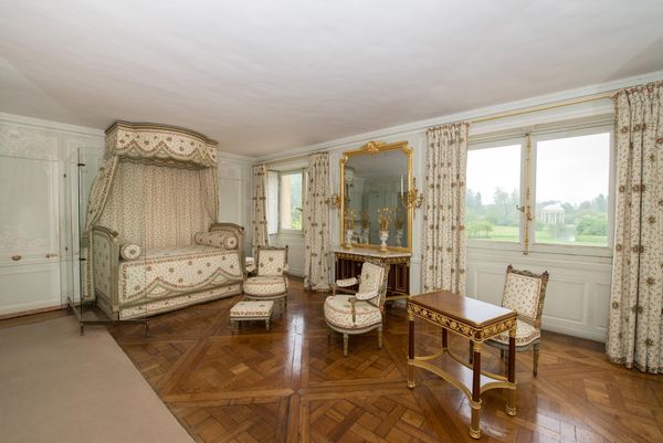 Lâu đài Petit trianon - nội thất Louis XVI