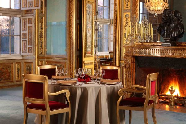 Nội thất phòng ăn cổ điển Pháp bên trong Château de Vaux-le-Vicomte