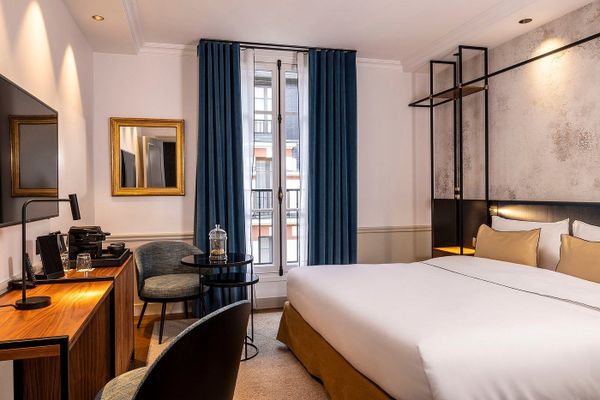 Khách sạn Victoria Palace Hotel - nội thất châu âu