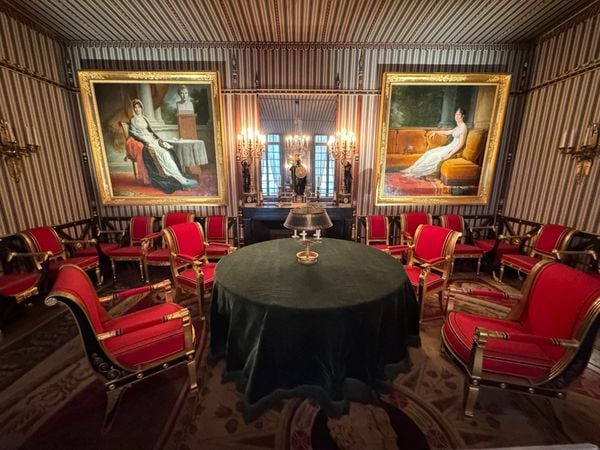 Lâu đài Malmaison -  nội thất cổ điển empire