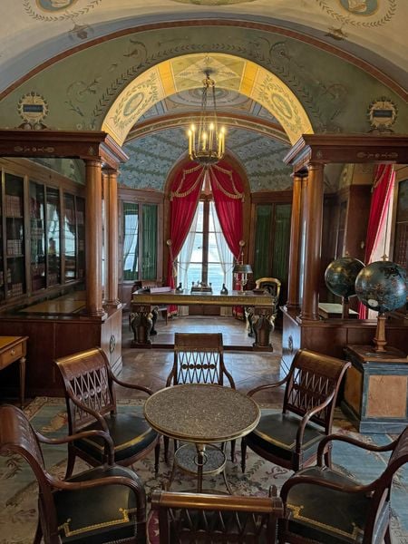 Lâu đài Malmaison -  nội thất cổ điển empire