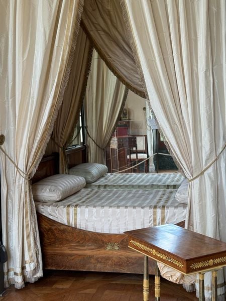Lâu đài Malmaison -  nội thất cổ điển empire