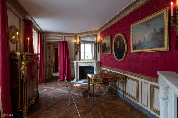 tòa nhà Hôtel de la Marine - nội thất cổ điển Louis XVI