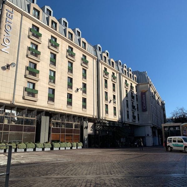 Khách sạn Novotel Les Halles - nội thất hiện đại châu âu