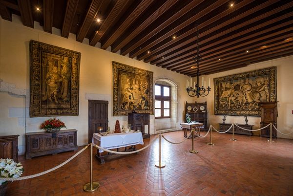 Lâu đài Amboise - nội thất cổ điển Pháp