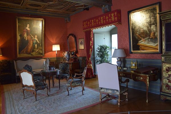 Bên trong Lâu Đài Sully sur Loire - La Charpente