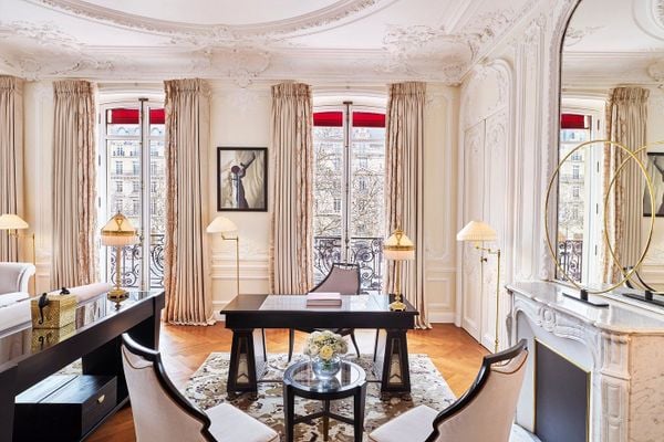 Le Fouquet’s - nội thất cổ điển Paris