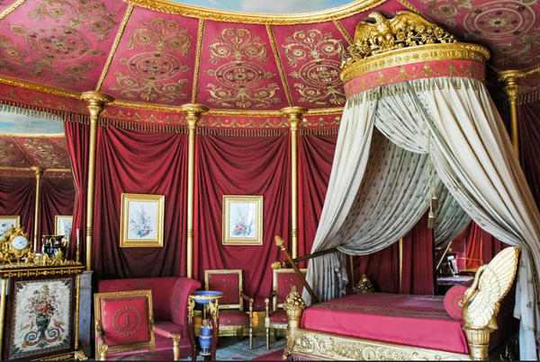 Lâu đài Malmaison -  nội thất cổ điển empire