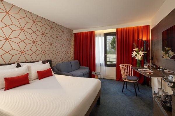 Khách sạn Novotel Les Halles - nội thất hiện đại châu âu