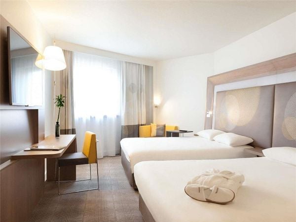 Khách sạn Novotel Les Halles - nội thất hiện đại châu âu