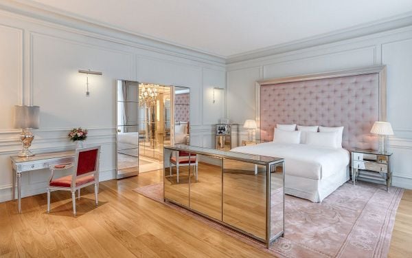 Khách sạn Le Royal Monceau Raffles - nội thất Pháp