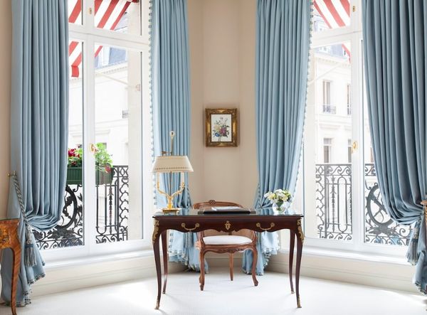 Nội thất cổ điển Pháp tại Le Bristol Paris