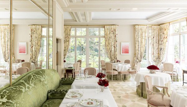 Nội thất cổ điển Pháp tại Le Bristol Paris