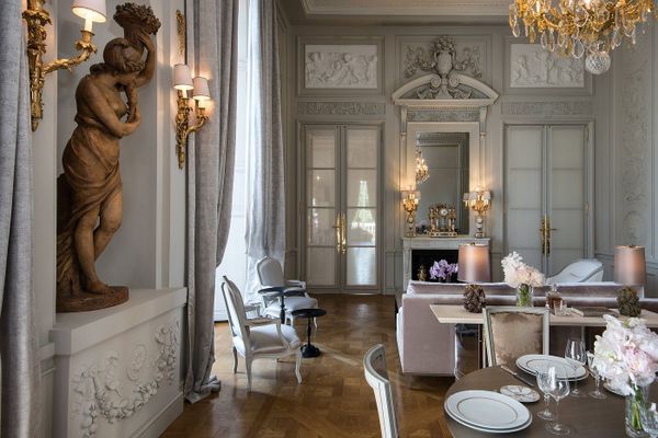 Nội thất tân cổ điển Pháp bên trong khách sạn Hôtel de Crillon