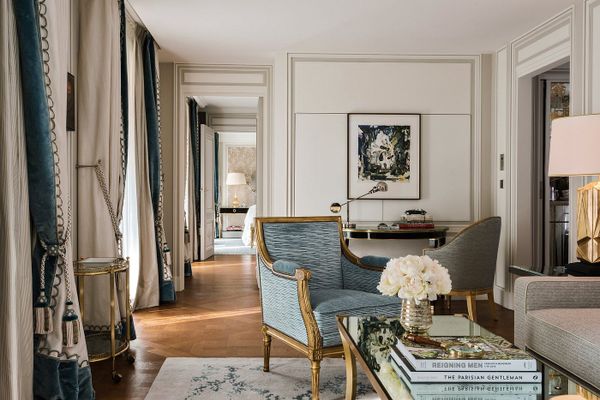 Nội thất tân cổ điển Pháp bên trong khách sạn Hôtel de Crillon