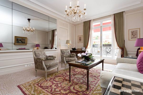 Nội thất Hôtel Plaza Athénée, Louis XV, louis XVI, art deco