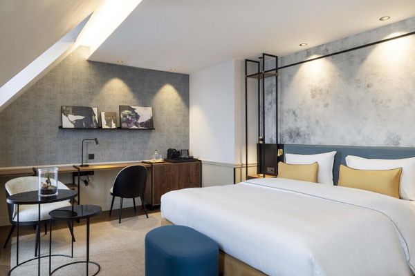 Khách sạn Victoria Palace Hotel - nội thất châu âu