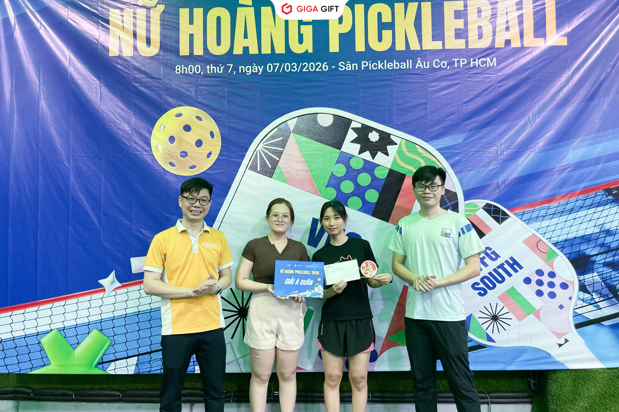chúc mừng 8-3