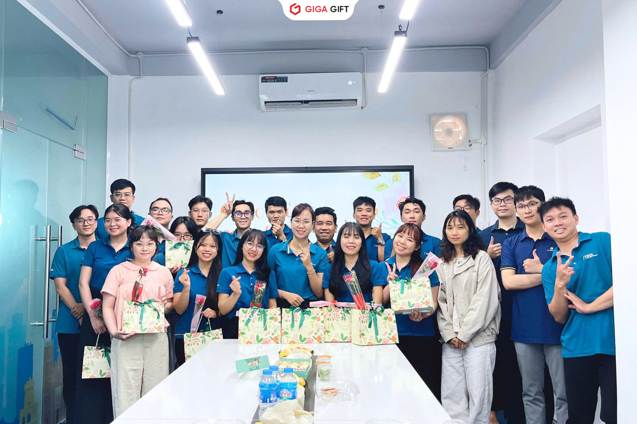 chúc mừng 8-3