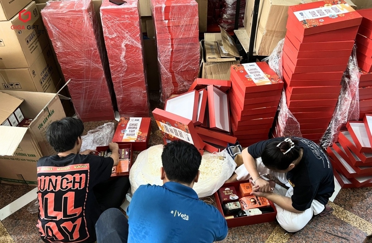 Cần tìm kiếm công ty quà Tết doanh nghiệp có nhiều năm kinh nghiệm, năng lực sản xuất lớn