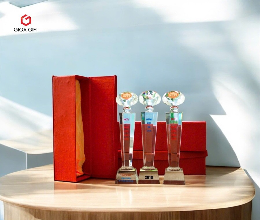 Những món quà vinh danh mang lại sự khích lệ cao về tinh thần làm việc tại công sở