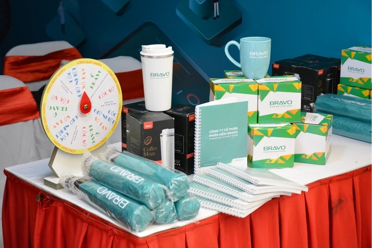 Quà tặng ngày hội việc làm in logo doanh nghiệp đầy bắt mắt, thu hút sinh viên