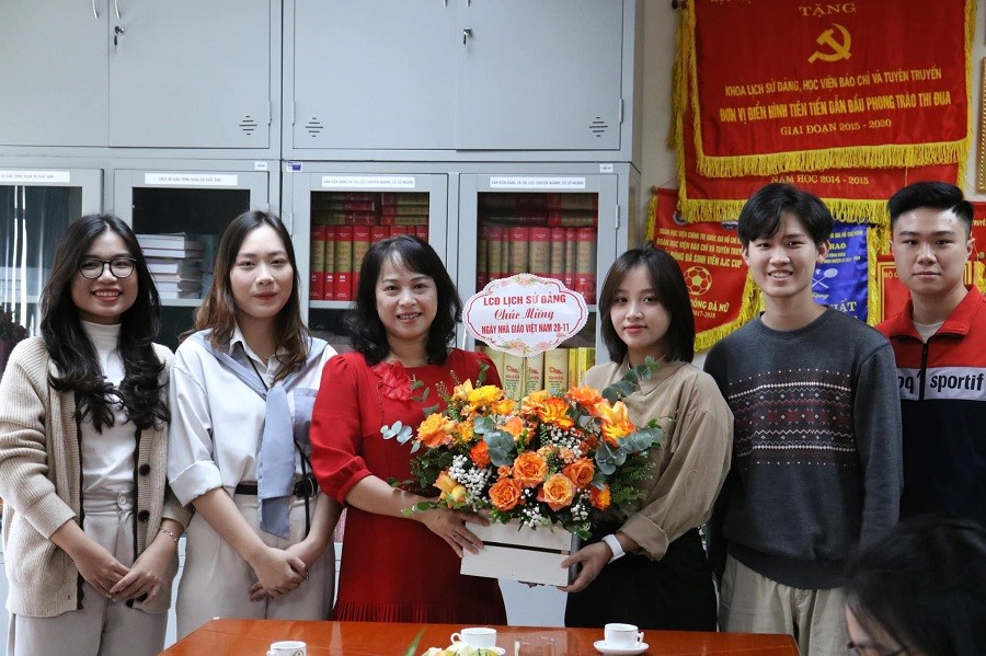 Món quà 20/11 sẽ trở nên ý nghĩa hơn nếu tặng đúng người nhận