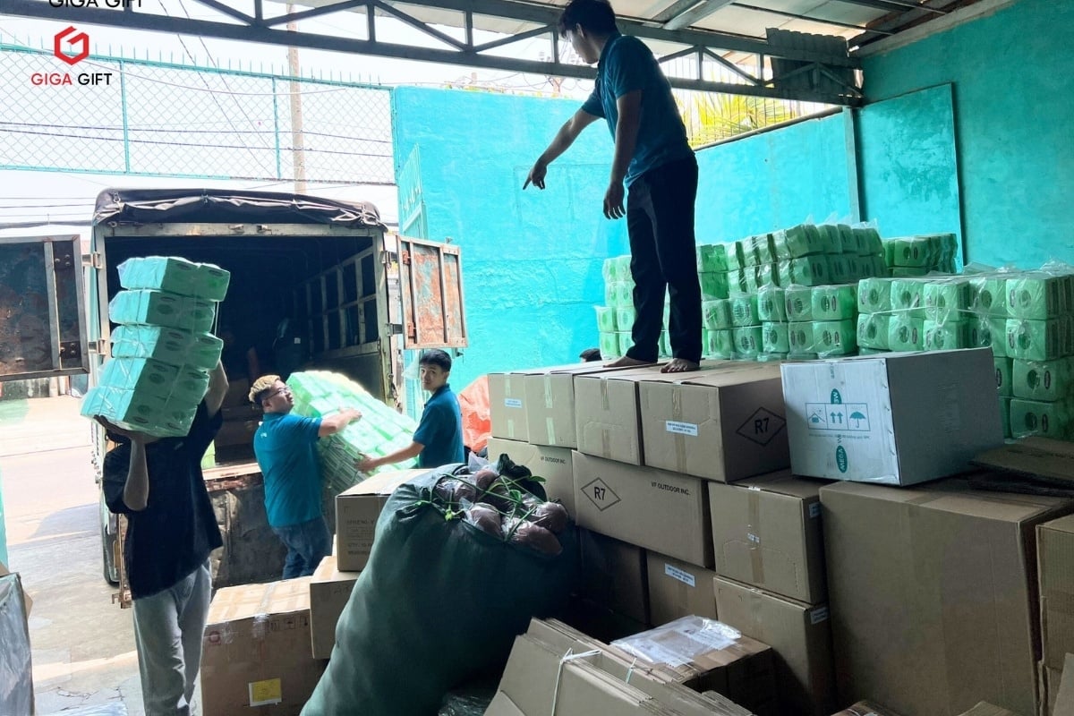 Nên ưu tiên các đơn vị cung cấp quà tặng doanh nghiệp có năng lực sản xuất số lượng lớn