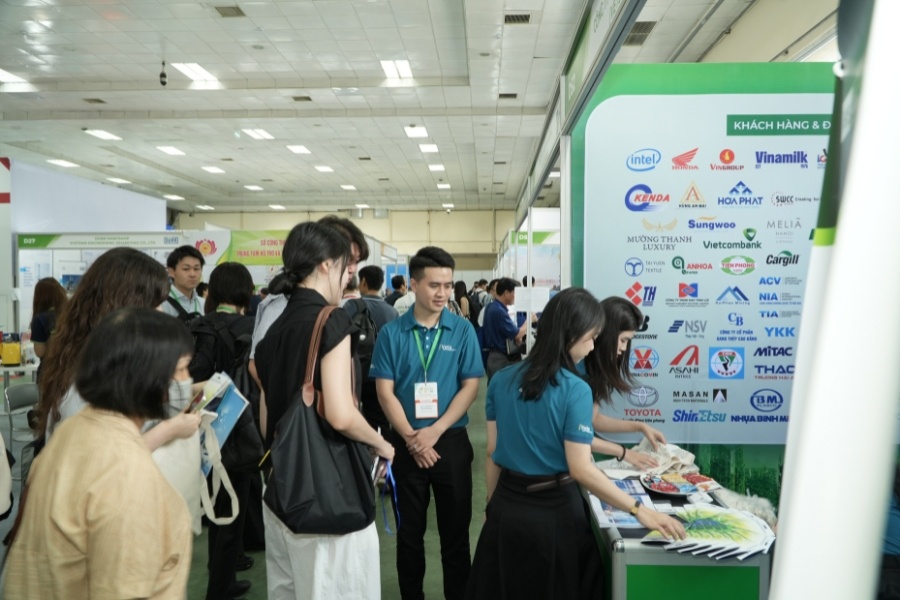 qua-tang-hoi-cho-trien-lam