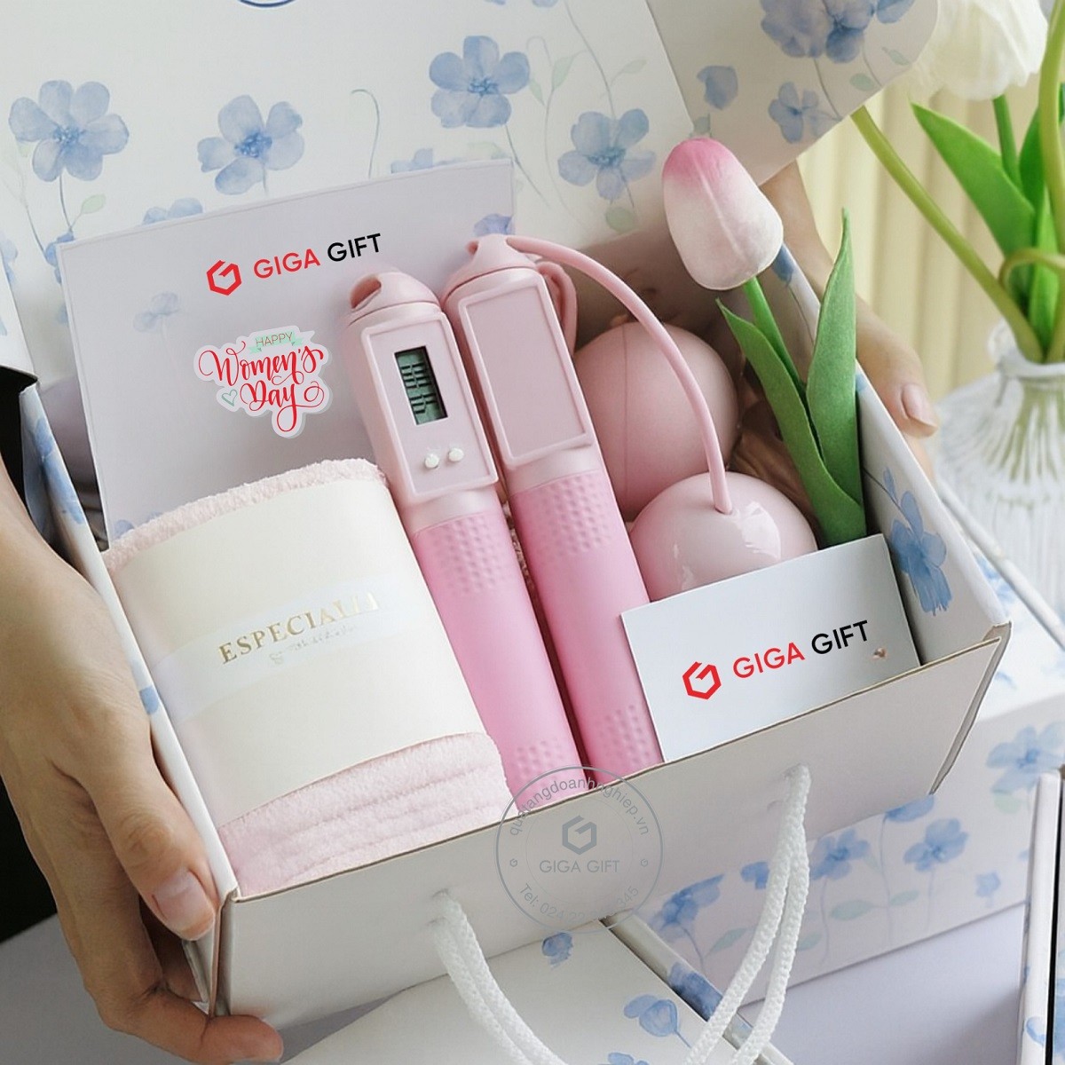 Set quà 8/3 sáng tạo gồm dây nhảy thông minh và khăn tắm