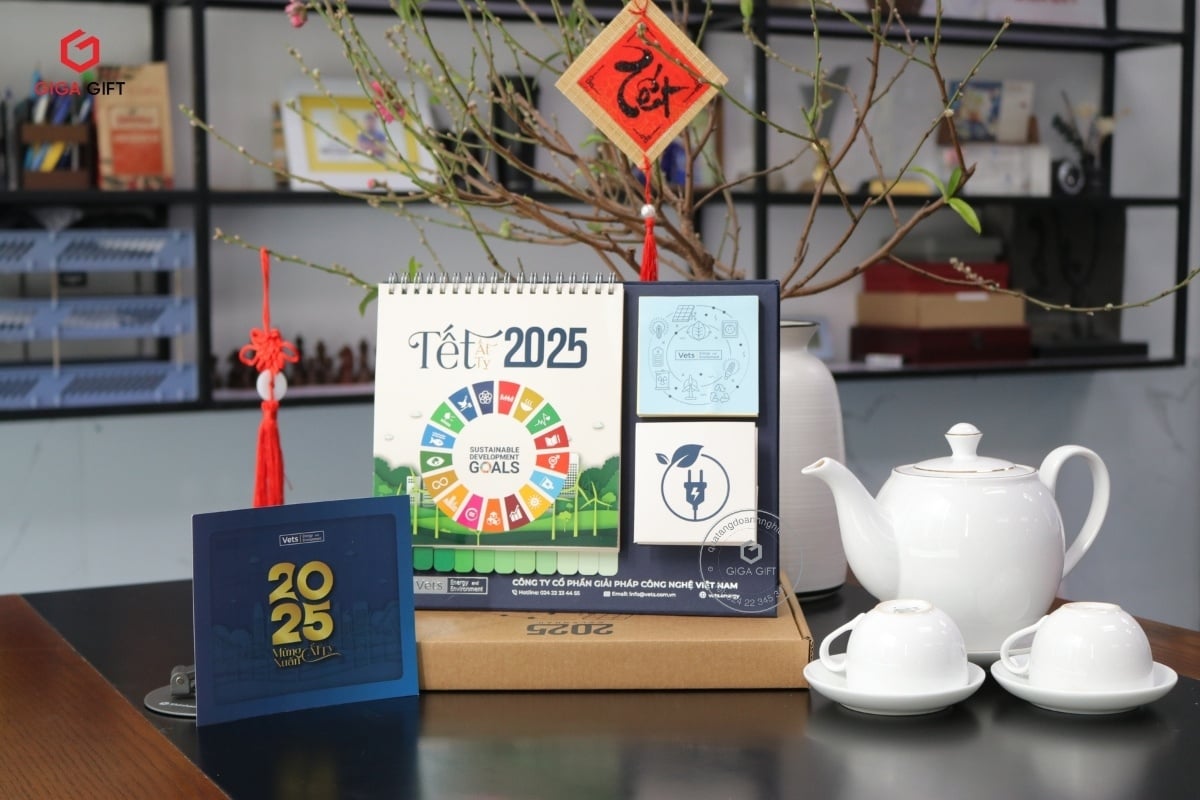 Lịch để bàn in hình ảnh, logo và thông điệp từ doanh nghiệp